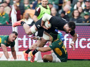 International. Cheslin Kolbe (Afrique du Sud) victime d'une fracture de la mâchoire face à la Nouvelle-Zélande