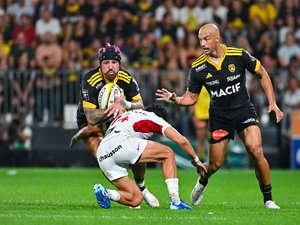 Top 14 - "Sur le terrain on ne dit pas : cher Jack, est-ce que tu pourrais plaquer Menoncello ?" : l’enjeu de l’apprentissage de la langue pour les joueurs étrangers
