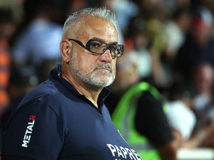 Top 14 - "On doit prendre le point de bonus offensif !" regrette Christophe Urios après la victoire de Clermont face au Stade français