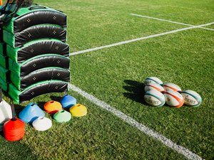 Amateurs. "Ça nous gâche la fête" : quand un match de foot sous tension impliquant les Girondins de Bordeaux fait annuler un match de rugby de l'US Saintes