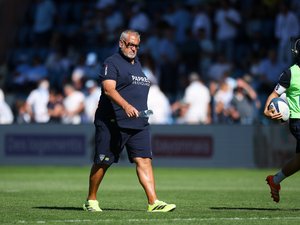 Top 14 - "J’aurais presque pu coacher à la 30e minute", soupire Christophe Urios après la défaite de Clermont à Bayonne