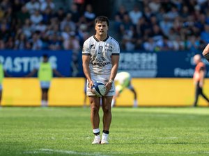 Top 14 - Suspension, drop de la gagne manqué : contre Vannes, Albornoz retrouve une place de titulaire et espère lancer sa saison