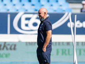 Top 14 - "Un sentiment de honte" : la colère froide de Xavier Sadourny après la défaite de Castres à Clermont