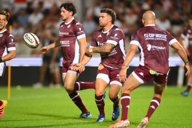 Matthieu Jalibert s'est blessé face au Stade français. L'international français en a pour 4 à 6 semaines.
