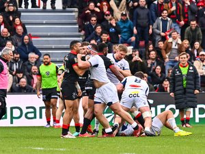 Top 14 - "Un gars m'a dit qu'il préférait qu'on batte deux fois le Stade toulousain plutôt que d'être champions" : comment Castres - Toulouse est-il devenu un derby ?