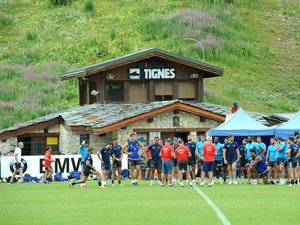 Coupe du monde - Du tout-physique au huis clos : retour sur deux décennies de stages mouvementés pour le XV de France