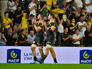 Top 14 - "J’ai proposé d’aller boire un coup à mes coéquipiers" : les Rochelais à la buvette avec leur public après la victoire face à Clermont