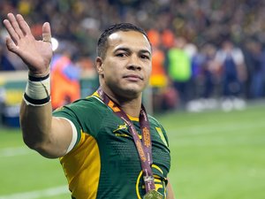 "À mi-chemin avant de pouvoir mâcher un steak" : victime d'une fracture de la mâchoire, Cheslin Kolbe donne de ses nouvelles avec des images impressionnantes